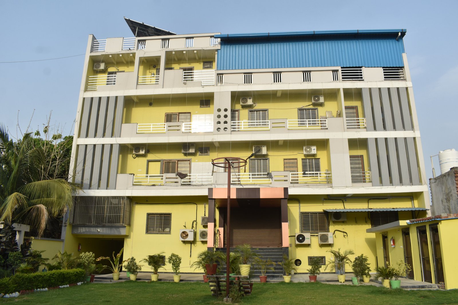 Hotel Harsh Garden Varanasi facade